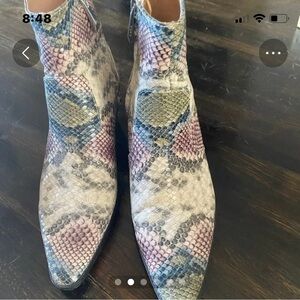 Zara ‘s women’s booties faux skin. Multicolor white grey and rose color